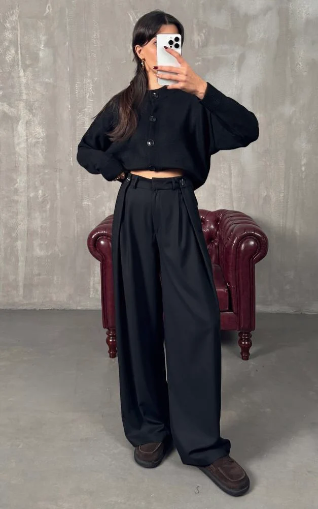 Black Classic Palazzo Pants With Double Buttons - Image 4