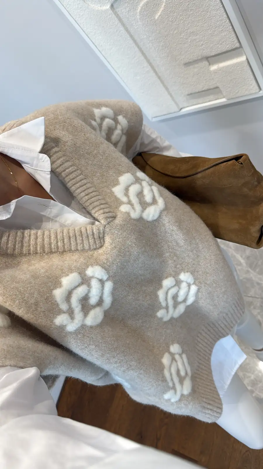 Roses Beige Triko Vest - Image 5